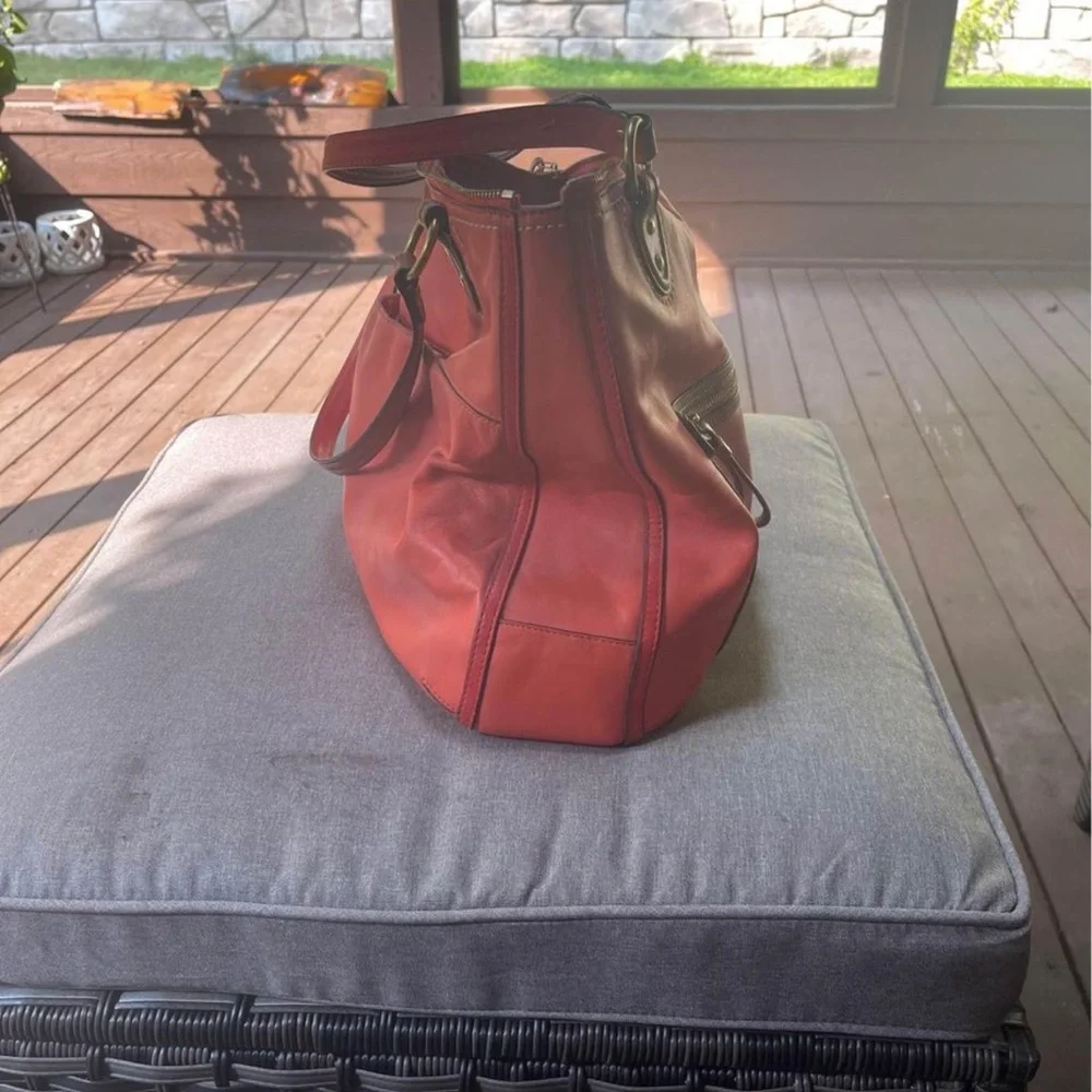 Handbag - Picture 3 of 3
